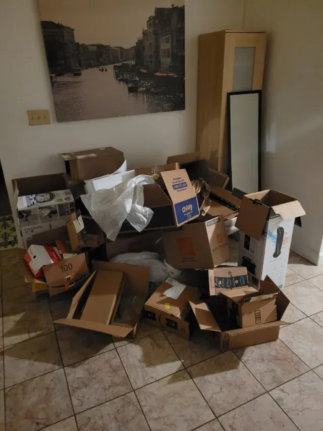 A pile of seeding packages