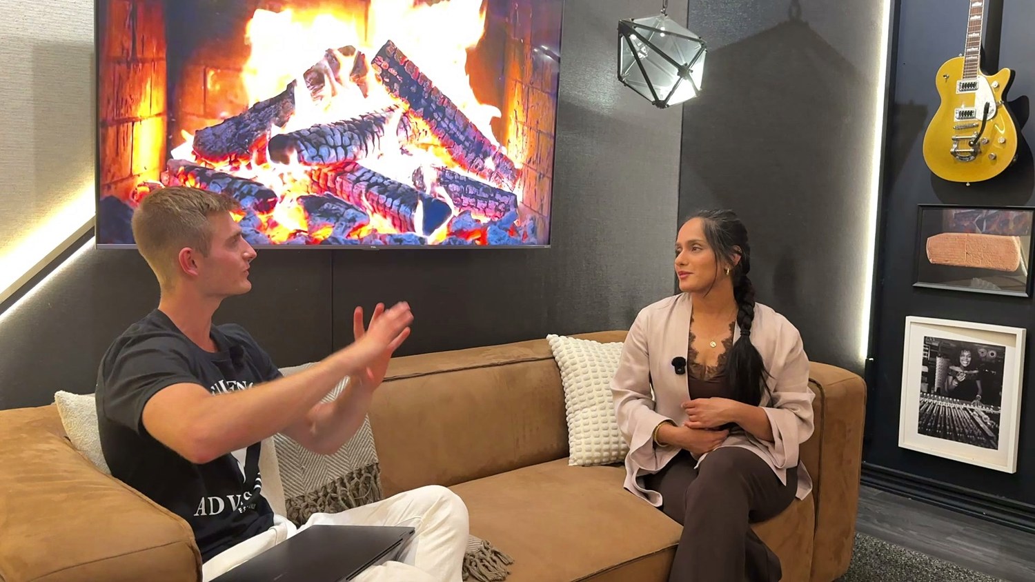 couch-explaining