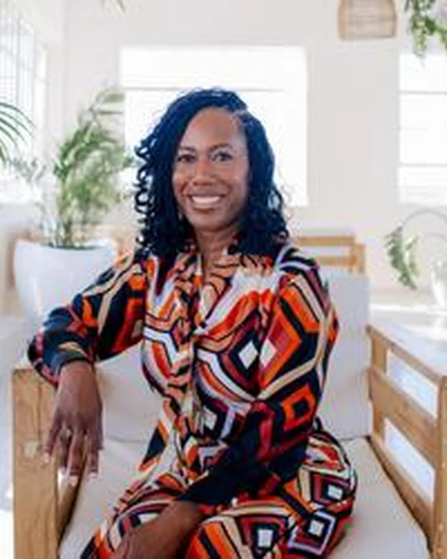Roshida Dowe — Personal Finance · Finance