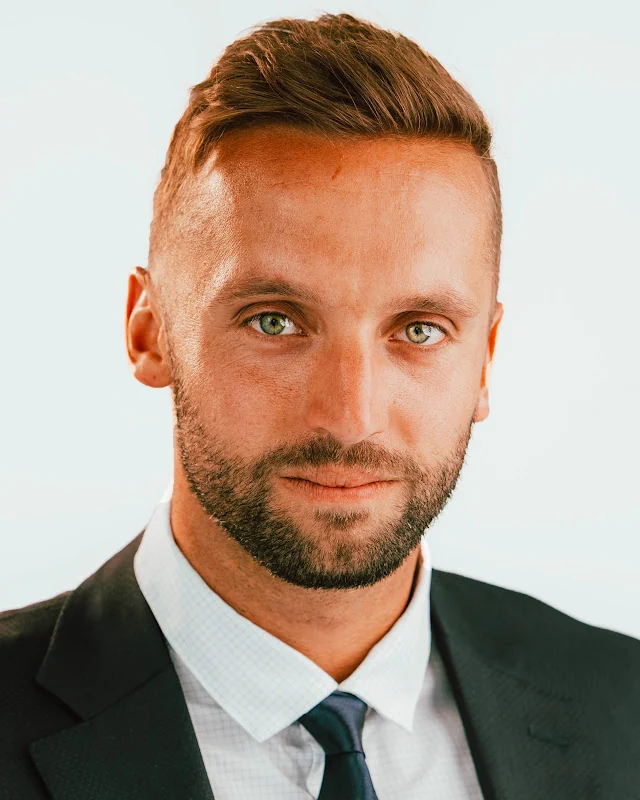 Kap Chatfield - Business