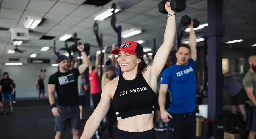 A group workout class in 1st Phorm gear